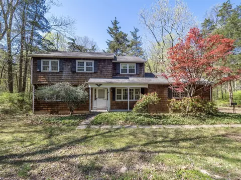 93 Pond Rd, Wilton, CT 06897