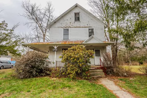 9 Loomis St, Winchester, CT 06098
