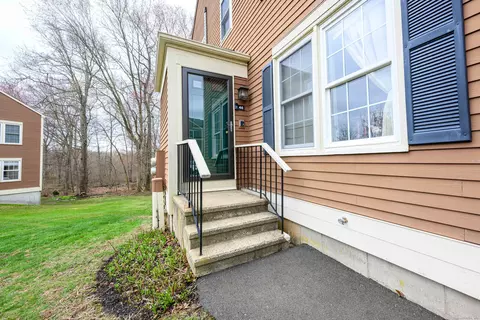 46 Foxbridge Village Rd #46, Branford, CT 06405