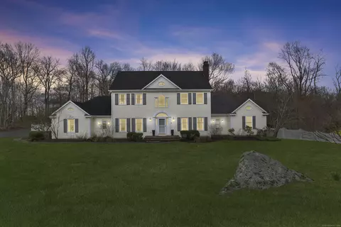22 Grandview Dr, Ridgefield, CT 06877