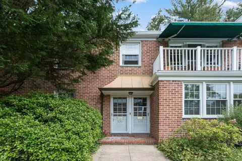 100 Putnam Park Park #100, Greenwich, CT 06830