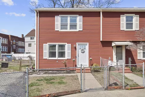 35 Sherman Park Ln, Bridgeport, CT 06608