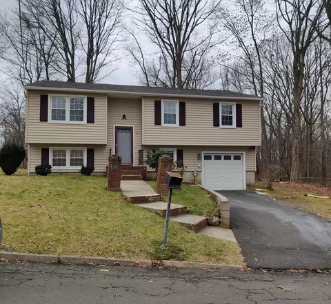 66 Ashford St, West Haven, CT 06516