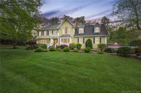 33 Ledgewood Rd, Shelton, CT 06484