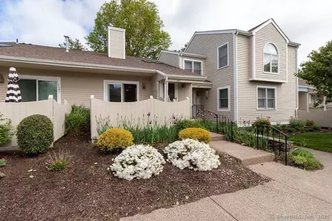 443 Lakeview Dr #443, Southington, CT 06489