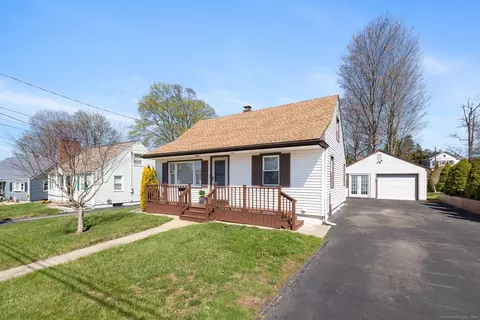79 Rowe Pl, Bristol, CT 06010
