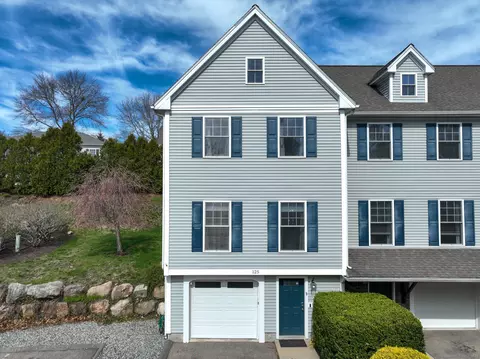 125 Mechanic St #9, Pawcatuck, CT 06379