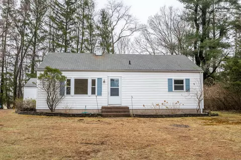 471 Evergreen Ave, Hamden, CT 06518
