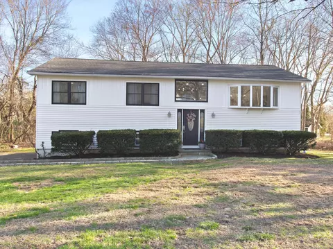 15 Royal Pine Dr, Danbury, CT 06811