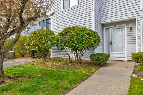 19 Midway Dr #19, Cromwell, CT 06416