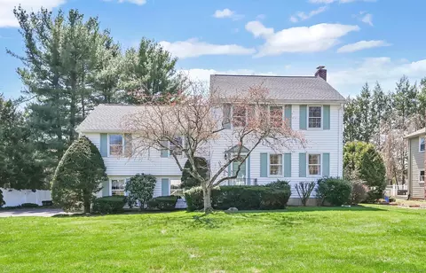 26 Trinity Ave, Glastonbury, CT 06033