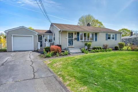 117 E Side Dr, Wallingford, CT 06492