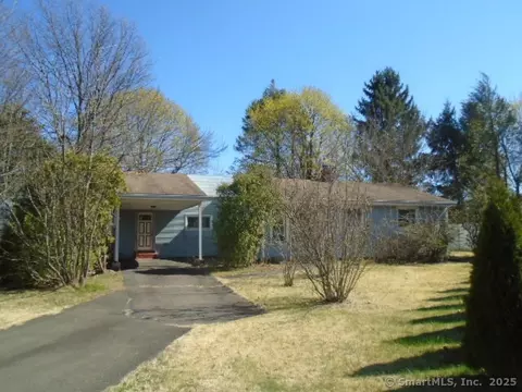 35 Greenhouse Blvd, West Hartford, CT 06110