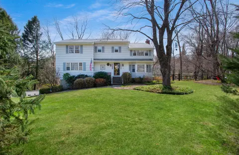 71 Beaver Brook Rd, Ridgefield, CT 06877