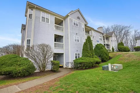 75 Redwood Dr #1301, East Haven, CT 06513