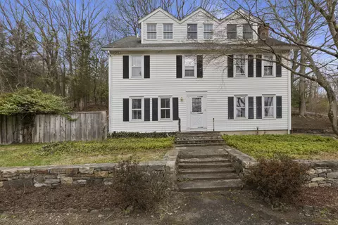 9 Maple St, Weston, CT 06883