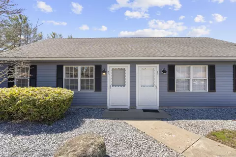 23 Plymouth Ct #23, Clinton, CT 06413