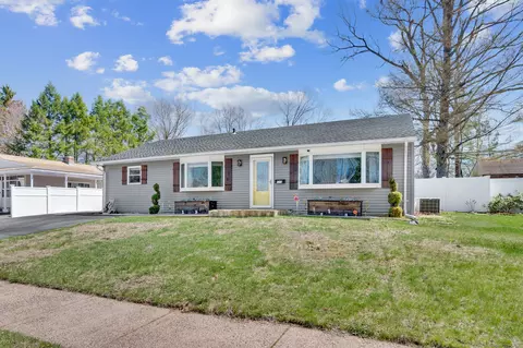 111 Green Manor Dr, East Hartford, CT 06118
