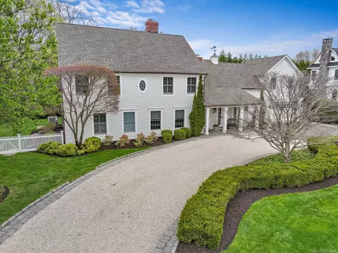 160 Judson Rd, Fairfield, CT 06824
