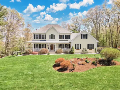 2 Highland Oak Dr, Ellington, CT 06029