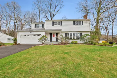 39 Daffodil Ln, Meriden, CT 06450