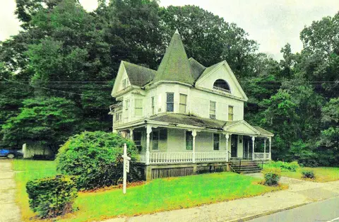 126 Howe Ave, Shelton, CT 06484