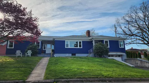 18 Lincoln Dr, Wallingford, CT 06492