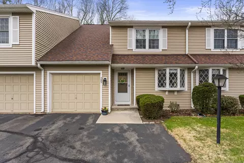389 The Mdws #389, Enfield, CT 06082