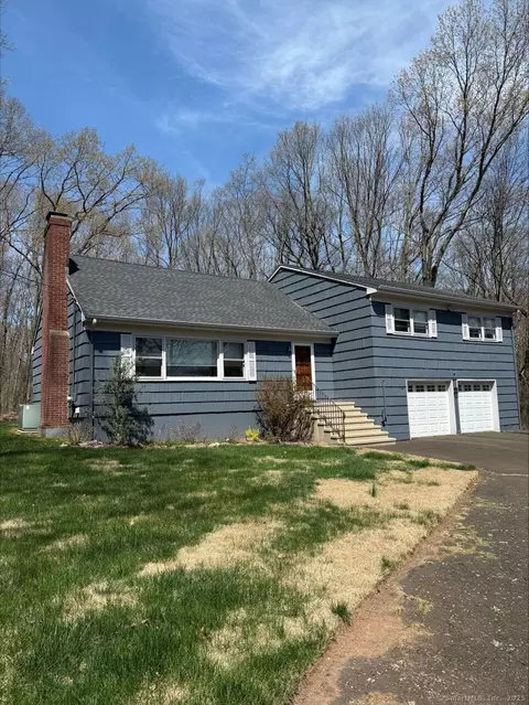 75 Troiano Rd, Hamden, CT 06518