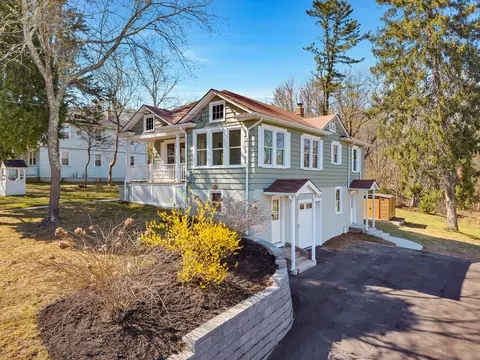 34 Power House Rd, Montville, CT 06382