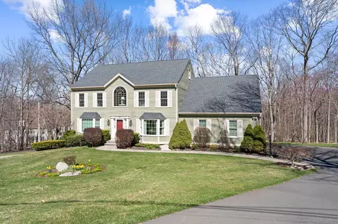 36 Cobblestone Dr, Hamden, CT 06518