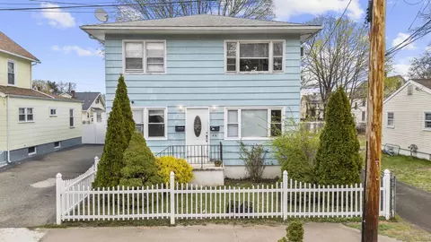 67 Lee St, West Haven, CT 06516