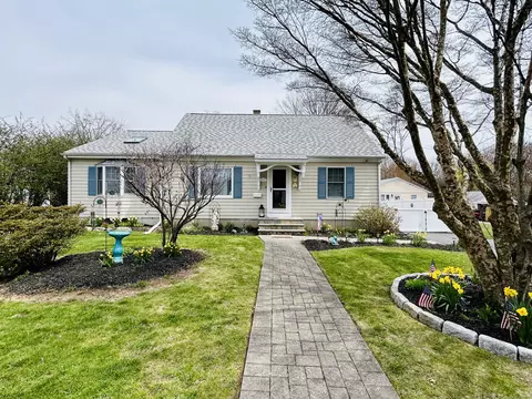 61 Peck St, Milford, CT 06460