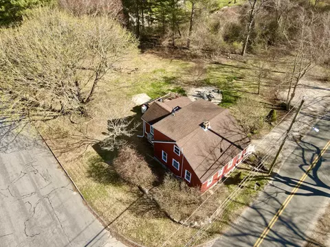 203 Simpson Ln, Oakdale, CT 06370