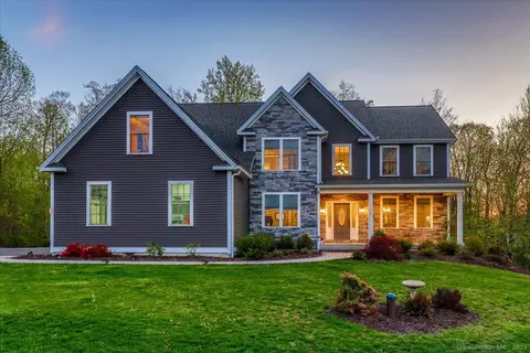 33 Starr Ln, Bethel, CT 06801
