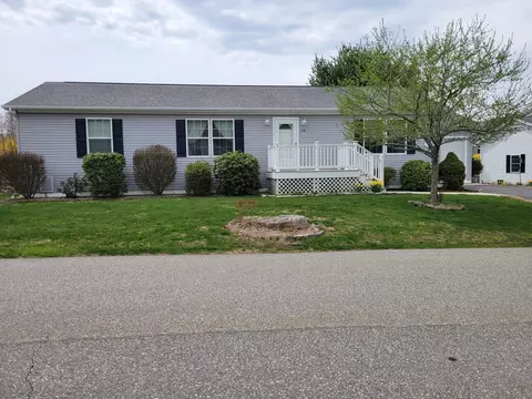 13 Cliff Rd, Ledyard, CT 06339
