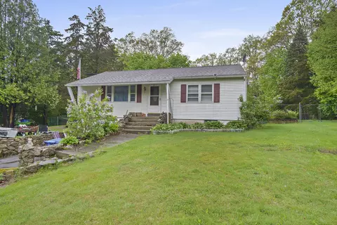 5 Stone Ct, Gales Ferry, CT 06335