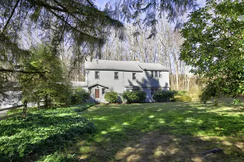 538 County Rd, Guilford, CT 06437