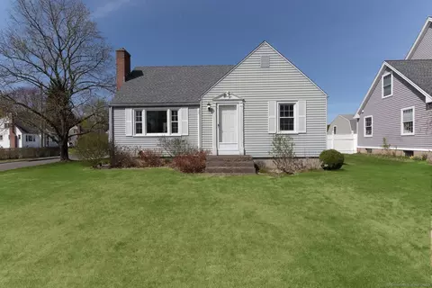 15 Fairview Hts, Cromwell, CT 06416