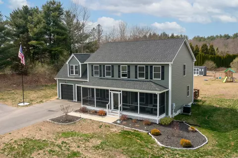 4 Quiet Cove Ln, Griswold, CT 06351