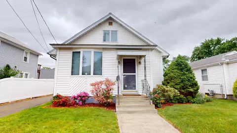 8 Kent St, Plainville, CT 06062