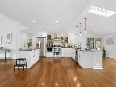2 Farm Hill Rd, Ridgefield, CT 06877