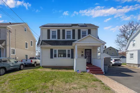 66 Elm St, East Haven, CT 06512