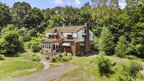 122 Derby Ave, Orange, CT 06477