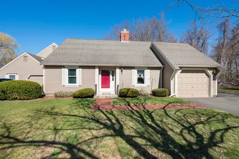 76 Willow Green Ln #76, Glastonbury, CT 06033