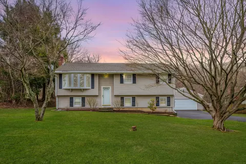68 Town Line Rd, Bristol, CT 06010