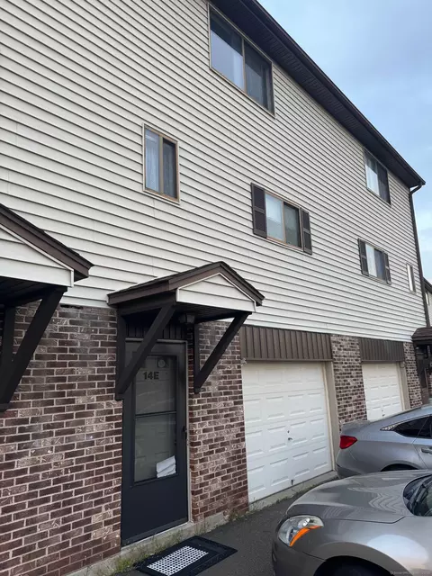 140 Thompson St #14E, East Haven, CT 06513