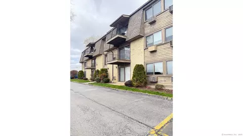1 Linden St #A11, Norwalk, CT 06851