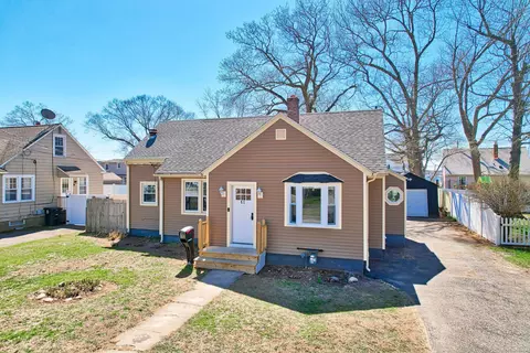 11 Kohary Dr, Milford, CT 06460
