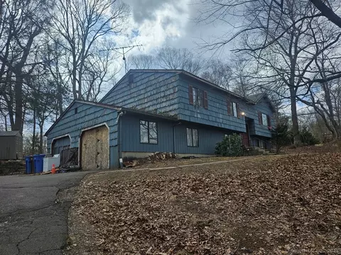 61 Cali Dr, Shelton, CT 06484